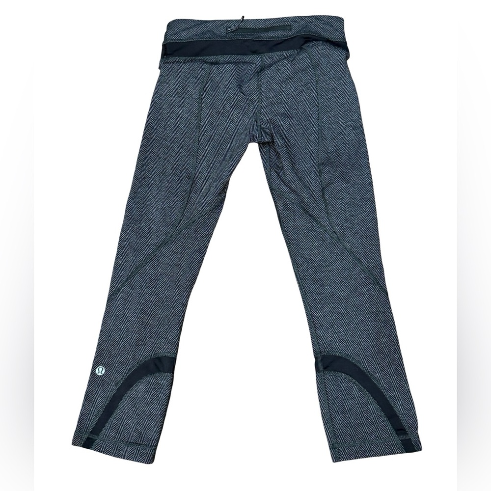 Lululemon Run Inspire Crop ll Size 4 All Luxtreme Black Heathered Leggings - Picture 10 of 12